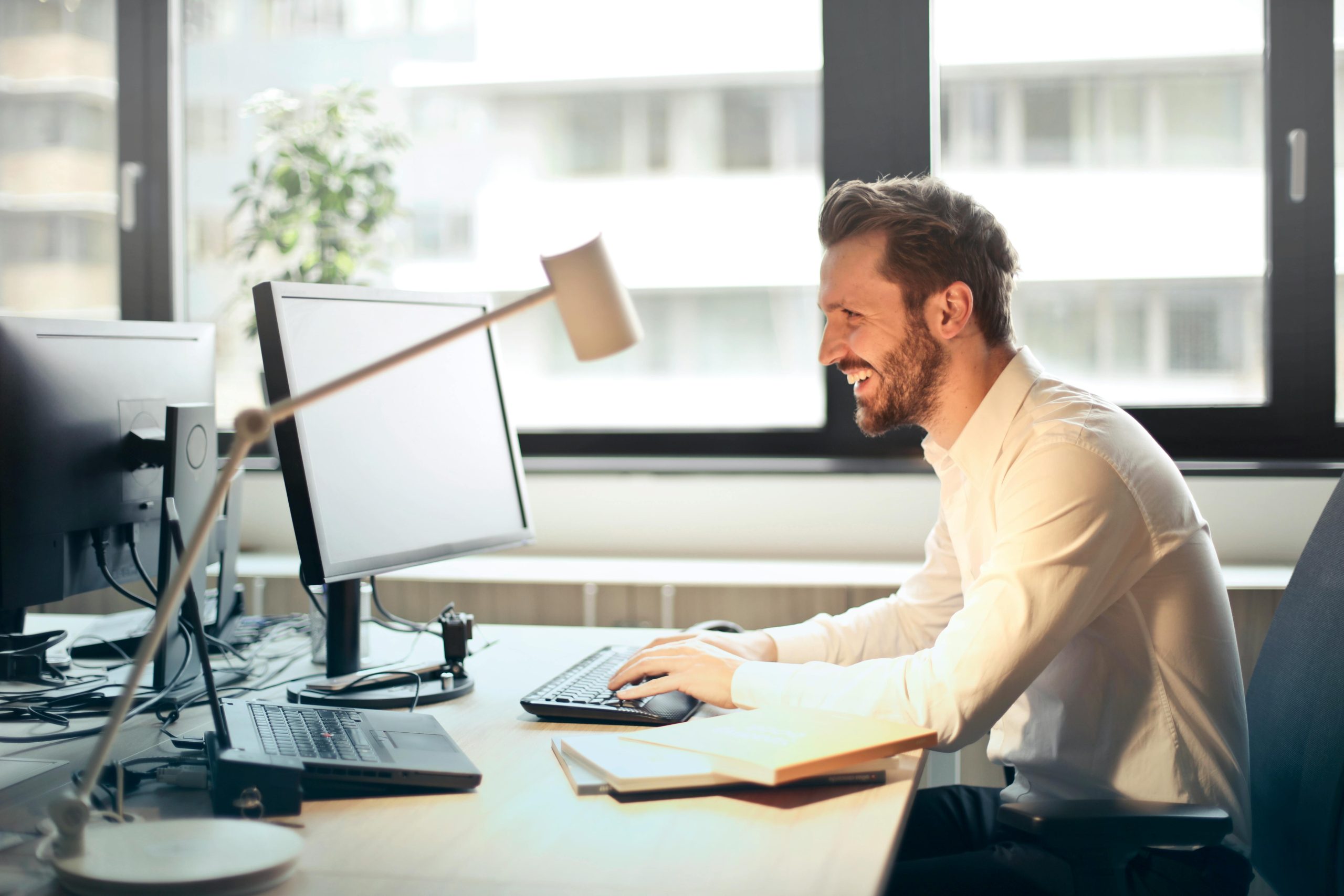 como funciona un crm